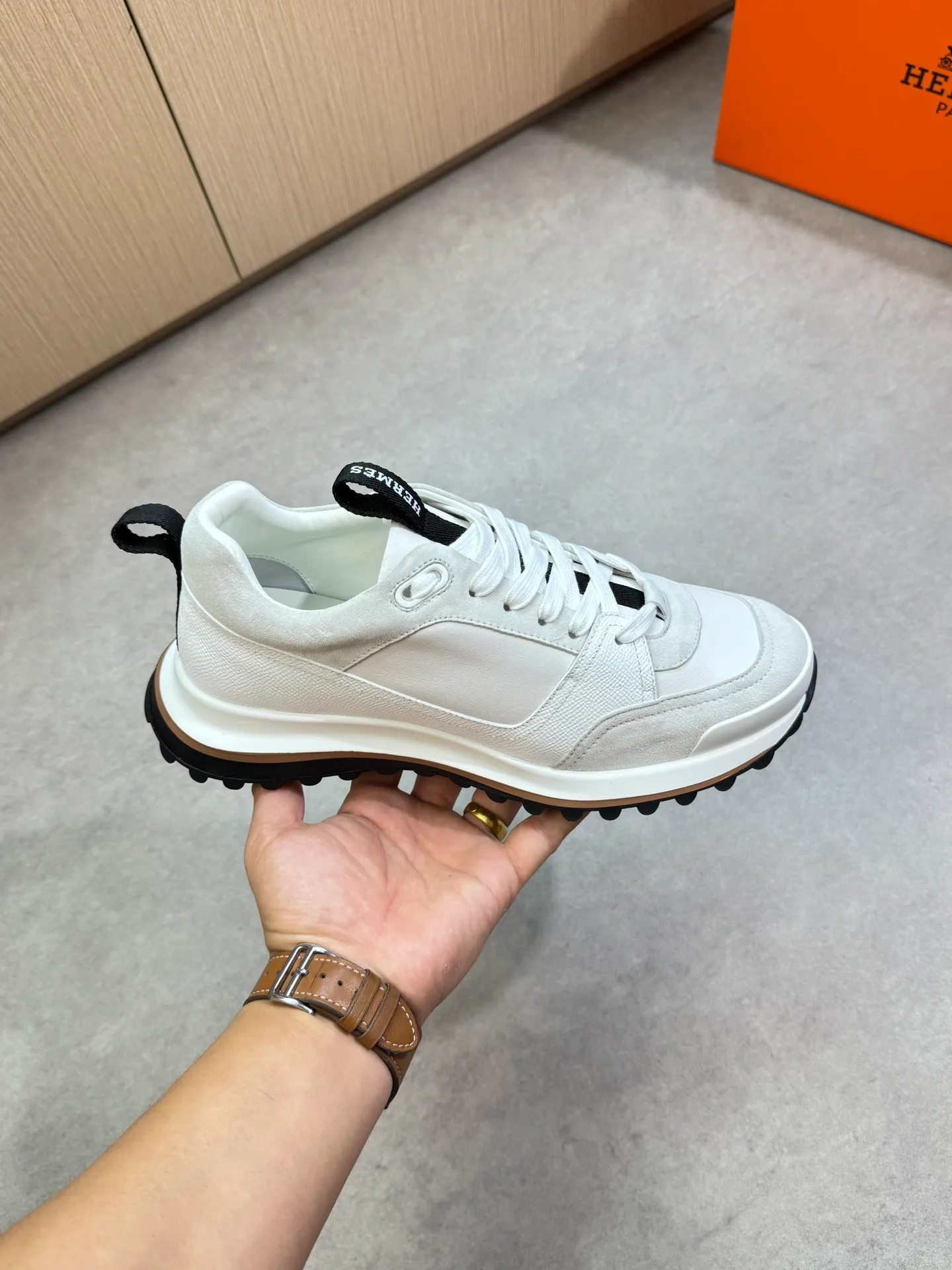 Men's shoes 💰740 [HERMES] Hermès - High-end quality original single casual sports shoes - Upper: 🔝 Nappa calfskin, palm-print cowhide, suede sheepskin leather, tongue. Heel. Brand logo webbing - Lining: brand canvas, foot pad; water-dyed cowhide - Outsole: ultra-light T men's shoes 💰U foam rubber; two-color molded outsole -Ultra-high quality control·Fine workmanship: highlighted (high-end·nobility·grade) -Size: 39-44 (38, 45, can be customized)·0118